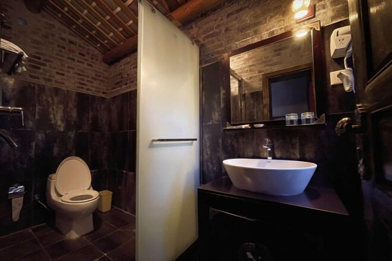 Bathroom 3, Qingcheng Mountain Yiyuanju Bieyuan Hostel, Chengdu