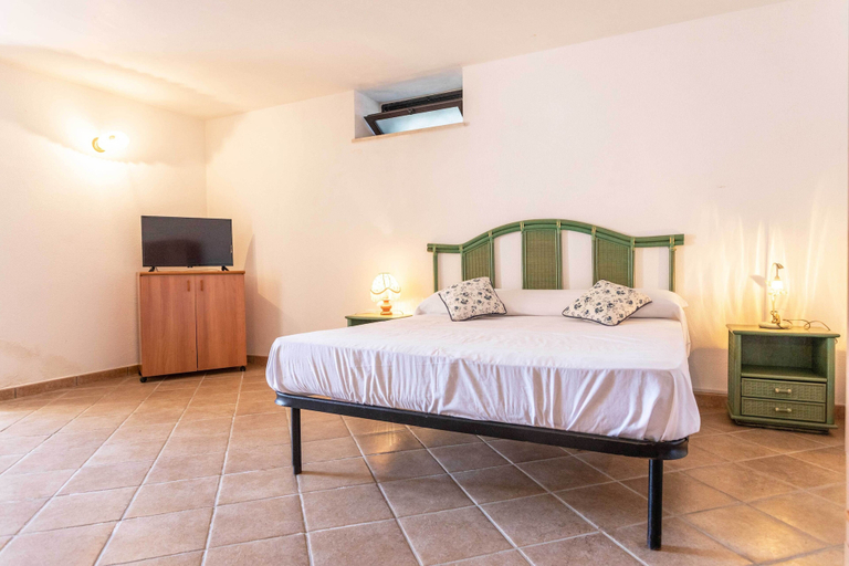 Bedroom 3, Emma's Villa facing the sea with swimming pool, Lecce