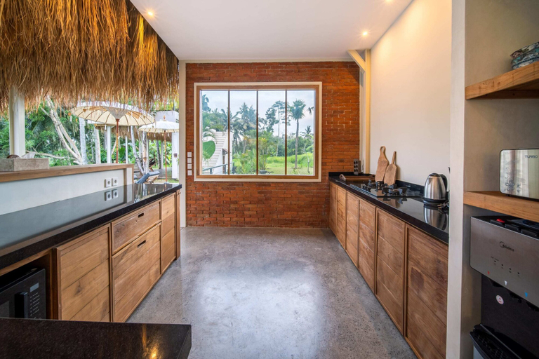 Private kitchen 3, New!ubud Hideaway 6BR Villa w/ Ricefield View, Gianyar