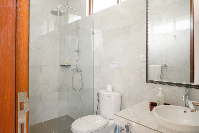 Bathroom 8