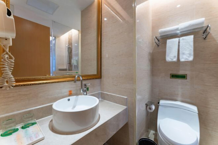 Bathroom 3, Vienna Hotel (Xiushui Bus Station Branch), Jiujiang