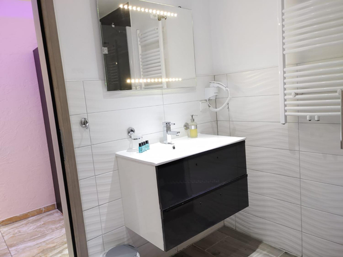 Bathroom 5, Hotel Babylon am Europapark, Ortenaukreis