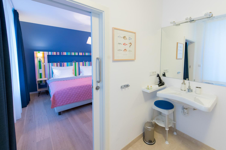 Bathroom 4