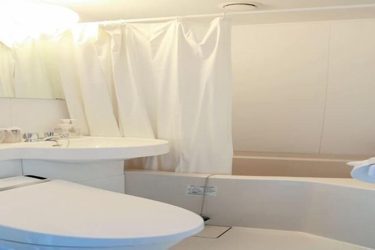 Bathroom 15