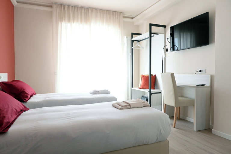 Bedroom 2, Toscana da aMare B&B, Livorno