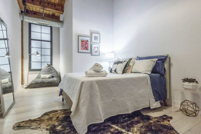 Bedroom 2, Breathtaking 6 BDR Luxury Condo Downtown Chicago, Cook