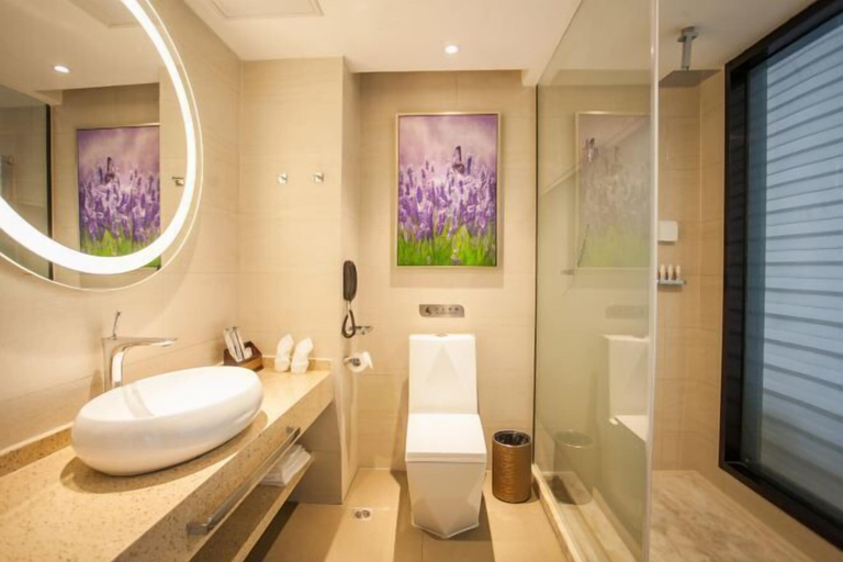 Bathroom 4, Lavande Hotel (Guilin Railway Station Mixc), Guilin
