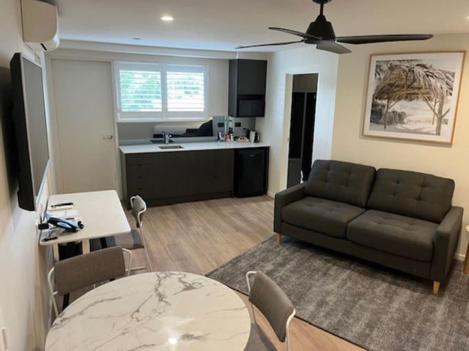Dining Room 9