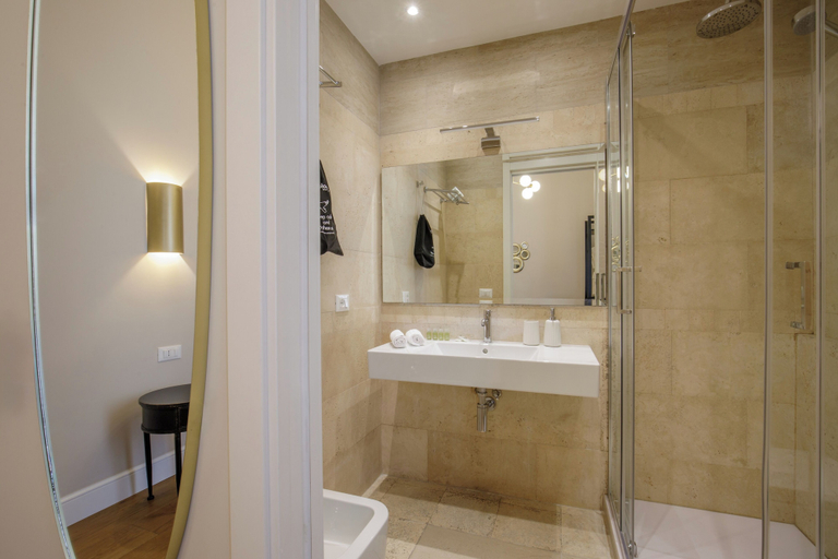 Bathroom 5, Daplace - Santa Susanna Suites, Rome