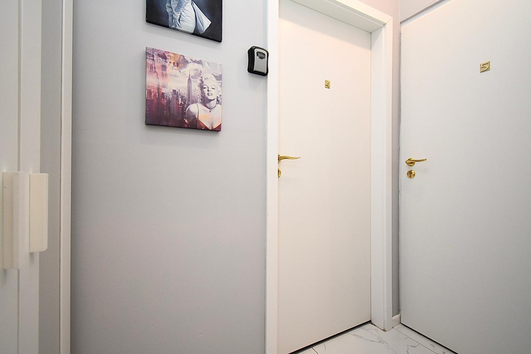Others 3, Rental Apartments Aleja Niepodleglosci, Warsaw