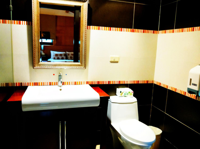 Bathroom 3, Bora Bora Guest House, Pingtung