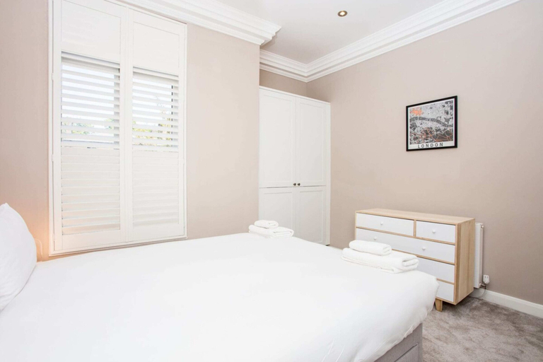Others 3, Bright, Vibrant 1 BD Apartment in Sth Hampstead, London