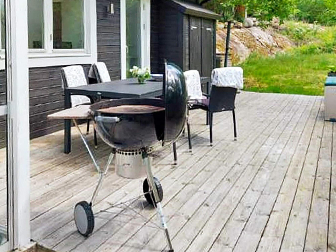 Dining 5, 4 Person Holiday Home in Trensum, Karlshamn