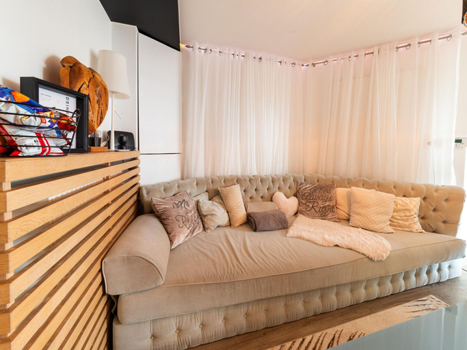 Others 4, Premium Apartment With Bubble Bath, Liège