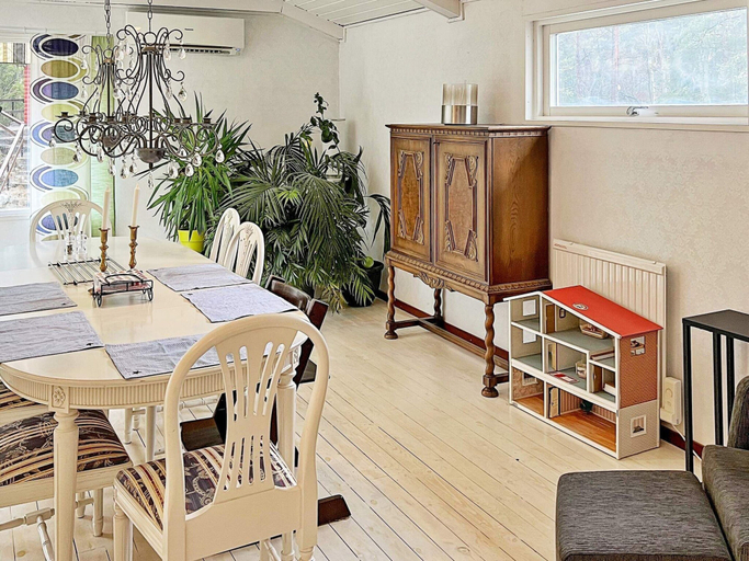 Dining 3, 5 Star Holiday Home in Nynashamn, Nynäshamn