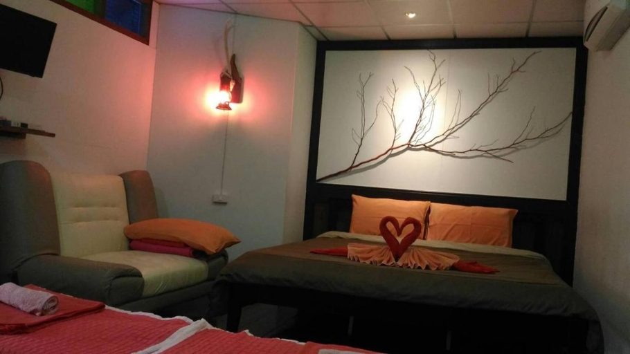 Bedroom 3, Baan Ing Suan Homestay, Amphawa