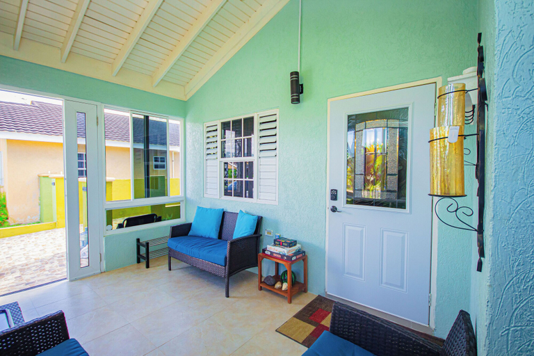 Others 4, Adorable Beach House In Draxhall