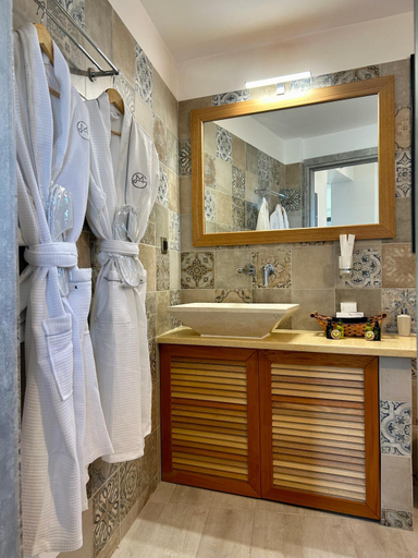Bathroom 4, Golden moments Luxury Stone Villas A, South Aegean