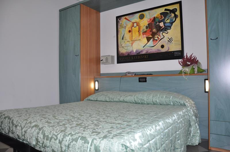 Bedroom 2, Hotel Bristol, Pisa