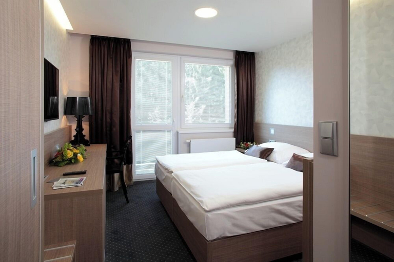 Bedroom 4, Hotel Jezerka, Chrudim
