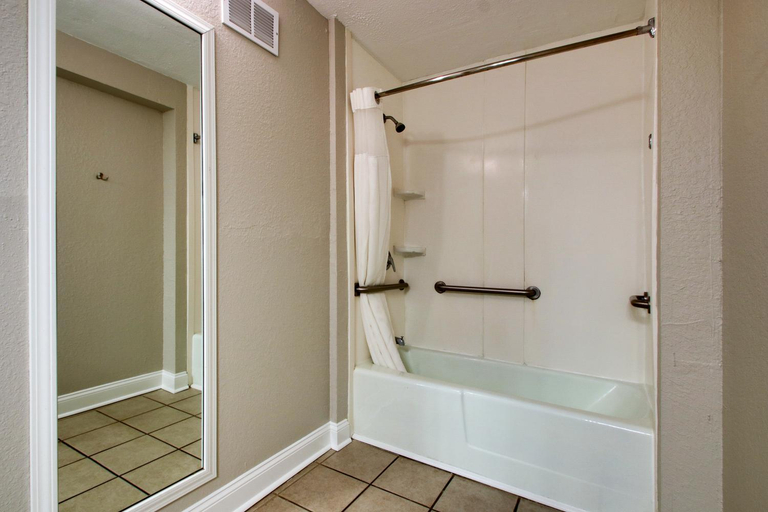 Bathroom 2, Islander Hotel & Resort, Carteret