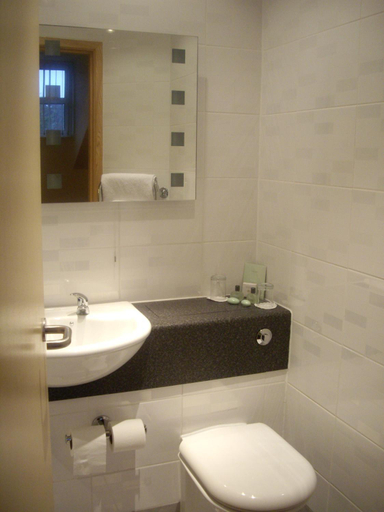 Bathroom 4, The Corn Mill Lodge Hotel, Leeds