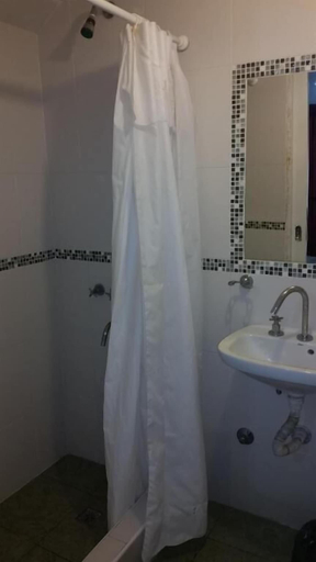 Bathroom 5, Hotel Dallas Center, General Pueyrredón