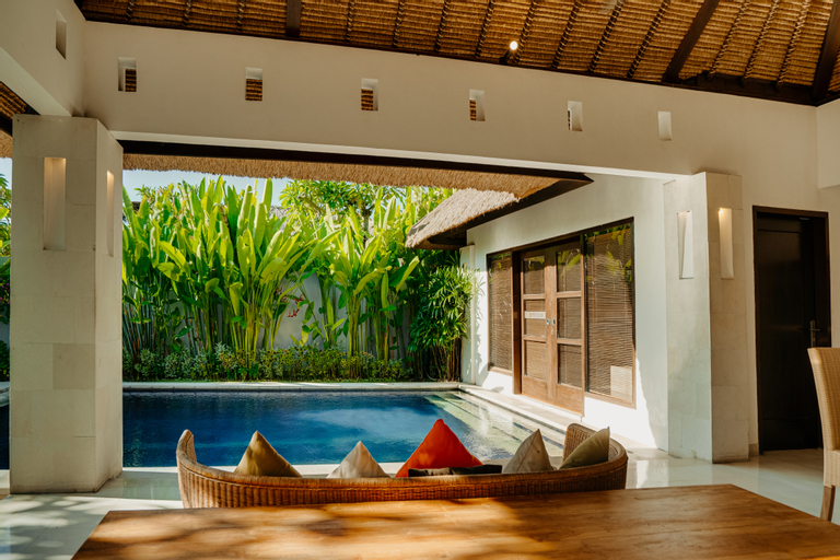 Swimming Pool 16