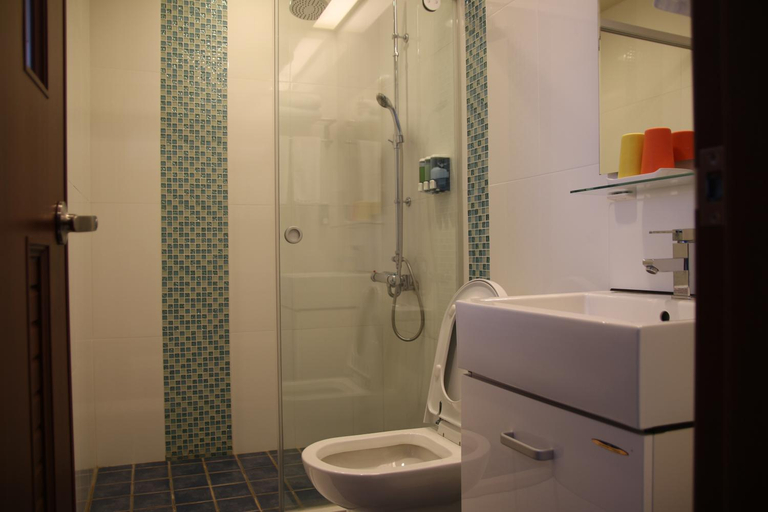 Bathroom 2, Lucky Bay Bed and Breakfast, Penghu