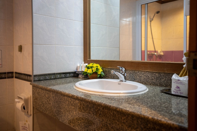 Bathroom 4, Wangtai Hotel, Muang Surat Thani