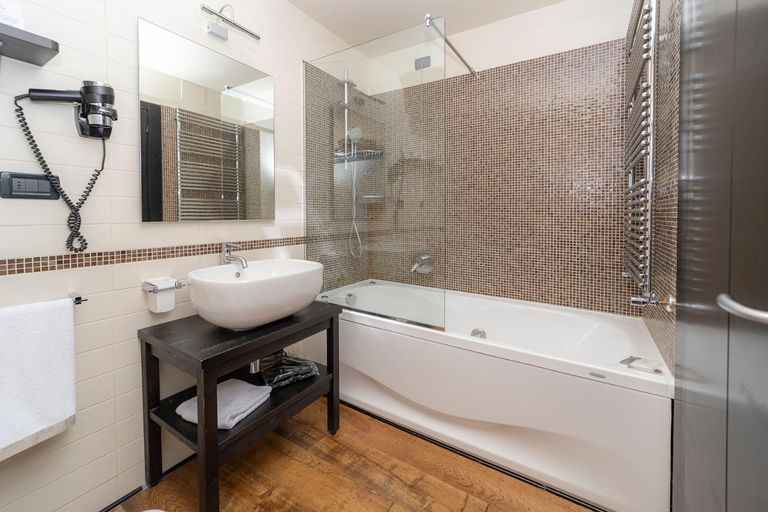 Bathroom 5, Principi di Piemonte Sestriere, Torino