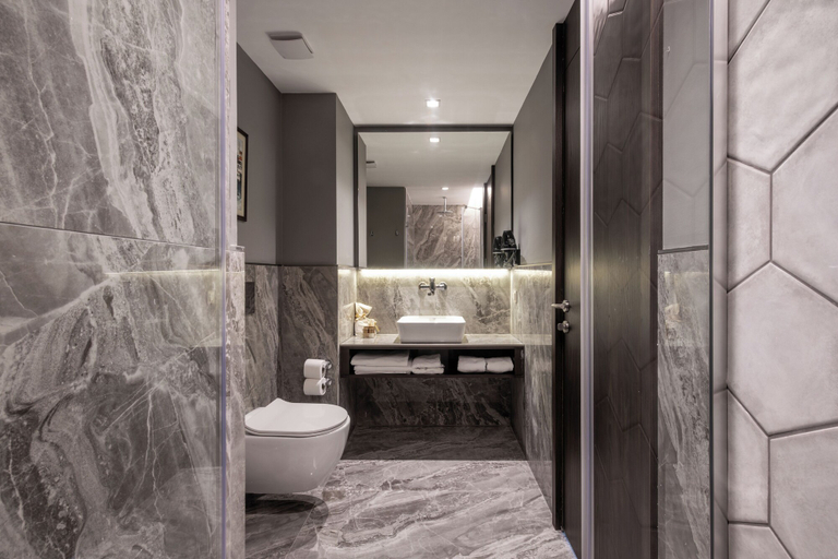 Bathroom 5, Noble Pangaltı, Şişli