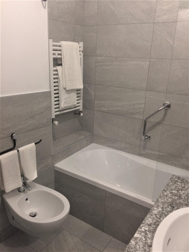 Bathroom 4, Intra Hotel, Verbano-Cusio-Ossola
