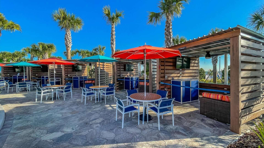 Food & Drinks 4, 3727 Lana Ave, Polk