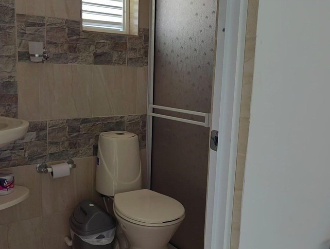 Bathroom, Hotel brisas del pacifico, Buenaventura
