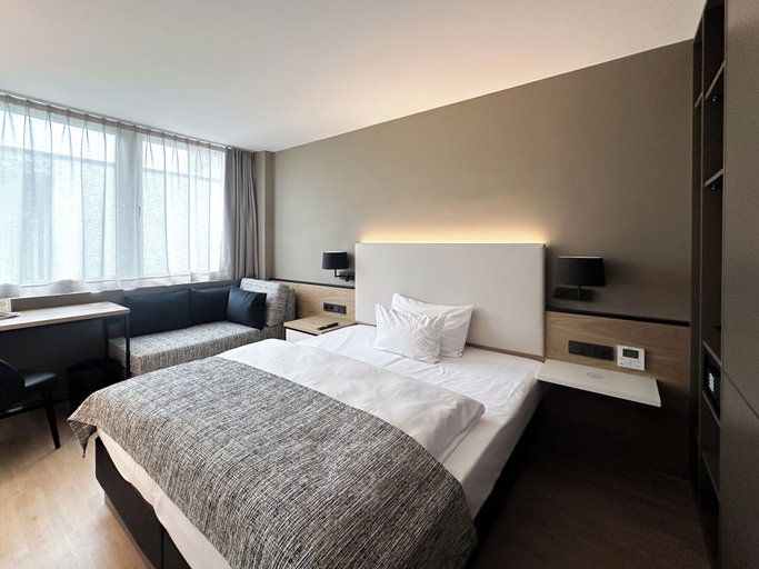 Bedroom 2, Hotel Restaurant Wessinger, Offenbach