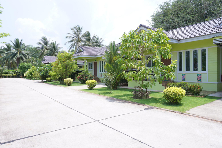 Exterior & Views 2, Aranya Resort, Muang Chumphon