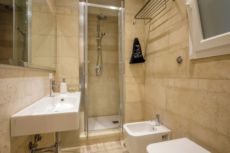 Bathroom 5, Daplace - Santa Susanna Suites, Rome