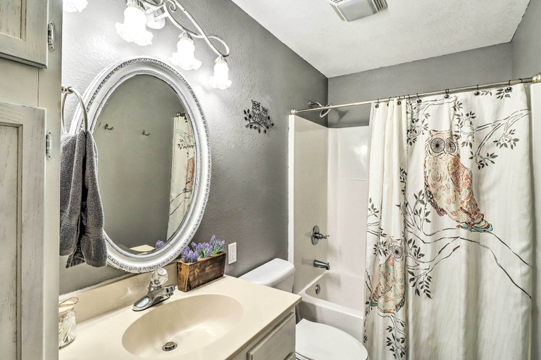 Bathroom 4, Greers Ferry Retreat w/ Deck & Stocked Pond!, Cleburne