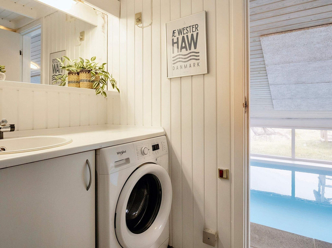 Bathroom 5, 9 Person Holiday Home in Blokhus-by Traum, Jammerbugt
