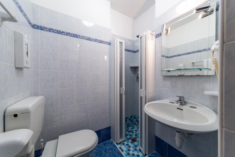 Bathroom 4, Hotel Vina De Mar, Udine