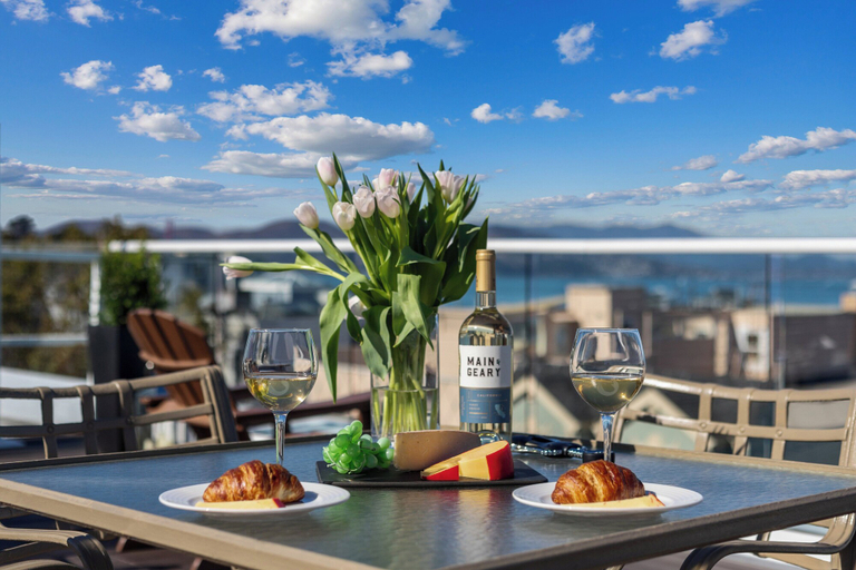 Food & Drinks, Suites At Fishermans Wharf, San Francisco