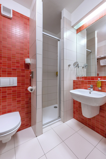 Bathroom 5, Hotel Jezerka, Chrudim