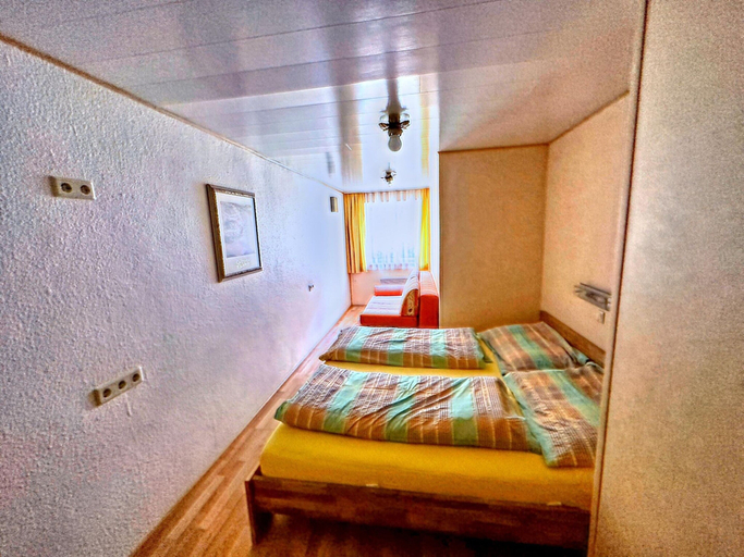 Room 4, Spacious Apartment in Gortipohl With Garden, Bludenz