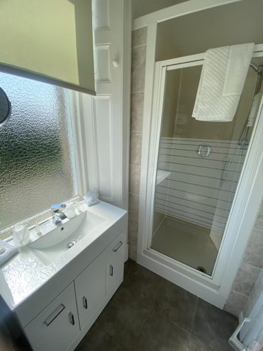 Bathroom 3, The Strathearn Hotel, Fife