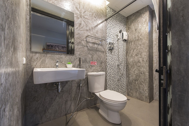 Bathroom 3, Sleep Station, Muang Surat Thani