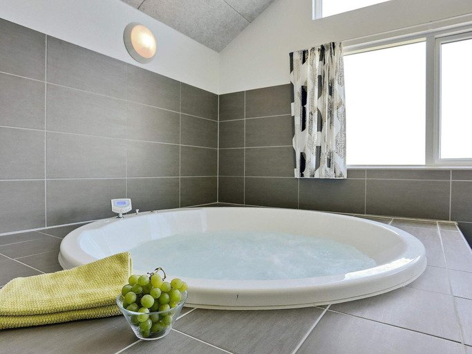 Bathroom 3, 5 Star Holiday Home in Bogense, Nordfyns