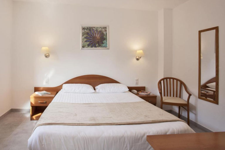 Bedroom 3, Hôtel Le Neptune, Corse-du-Sud
