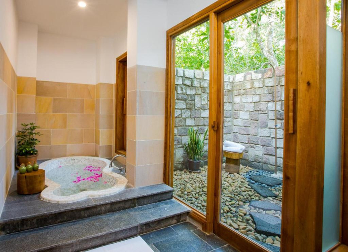Bathroom 5, Green Bay Phu Quoc Resort & Spa, Phú Quốc