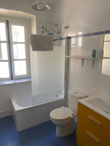 Bathroom 4, Apartamentos Hevia, Asturias